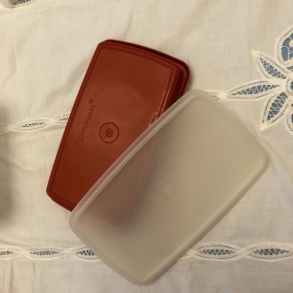 TUPPERWARE  Vintage orange container with matching lid. Made in Canada - Picture 4 of 8